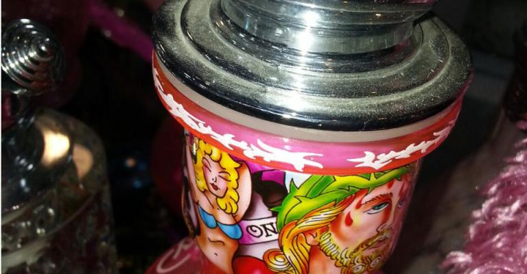 المركز الكاثوليكي يستنكر نشر صور مسيئة للسيد المسيح على زجاجات الأراجيل المركز الكاثوليكي يستنكر نشر صور مسيئة للسيد المسيح على زجاجات الأراجيل