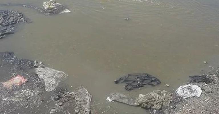 مياه الصرف الصحي تفيض بالرصيفة.. والسلطة: "سياراتنا معطلة"