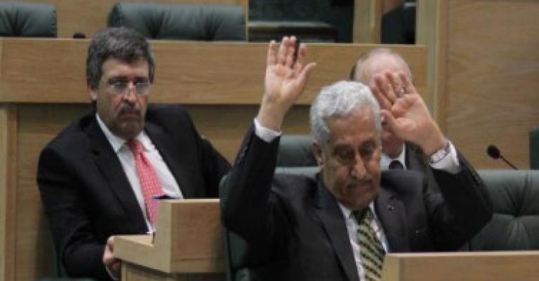 النواب يقر الموازنة ويمرر رفع اسعار الكهرباء