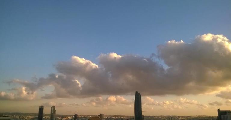 كتلة هوائية جافة والحرارة 23 و 10