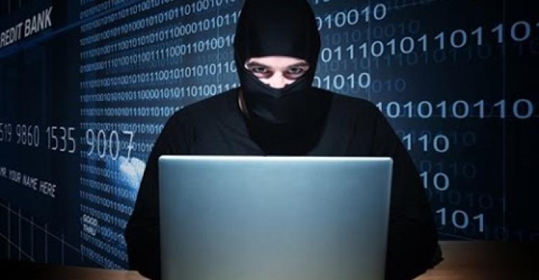 القبض على مروّج مستحضرات غير مرخصة على مواقع التواصل الإجتماعي