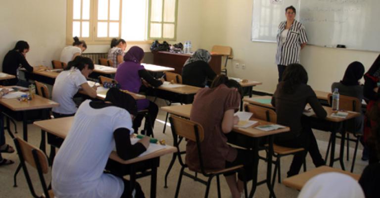 معلمون متطوعون "قسْريا" لتدريس طلاب "المعارضة" دون مقابل