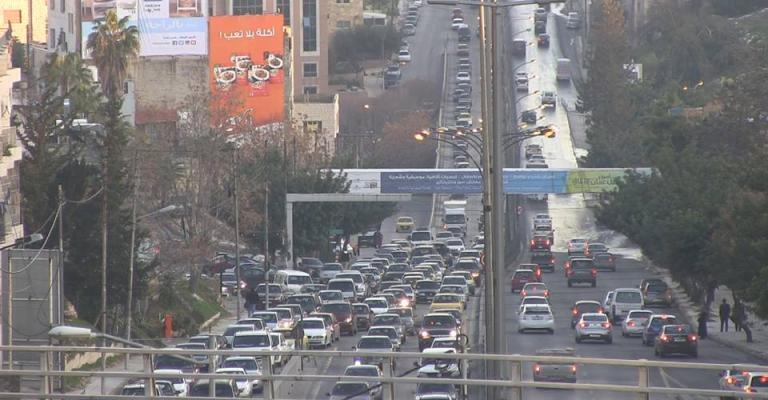 تردي واقع النقل العام يضاعف الأزمة المرورية