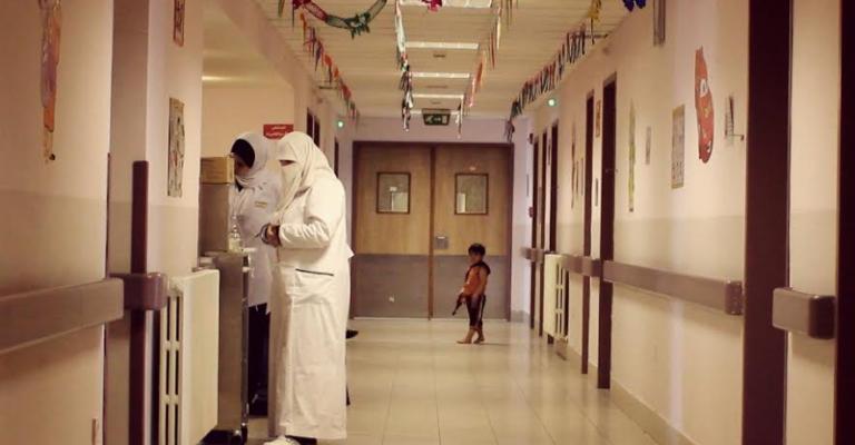 حزن وغضب يخيمان على مستشفى البشير بعد مقتل أبو ريشة