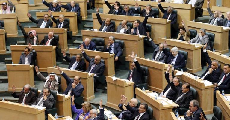 الأحزاب تغيب عن مناقشة قانونها..والنواب يحدد عدد المؤسسين بـ150 الأحزاب تغيب عن مناقشة قانونها..والنواب يحدد عدد المؤسسين بـ150