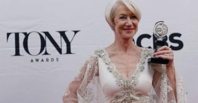 هيلين ميرين تفوز بجائزة أفضل ممثلة في حفل "توني أواردز" هيلين ميرين تفوز بجائزة أفضل ممثلة في حفل "توني أواردز"