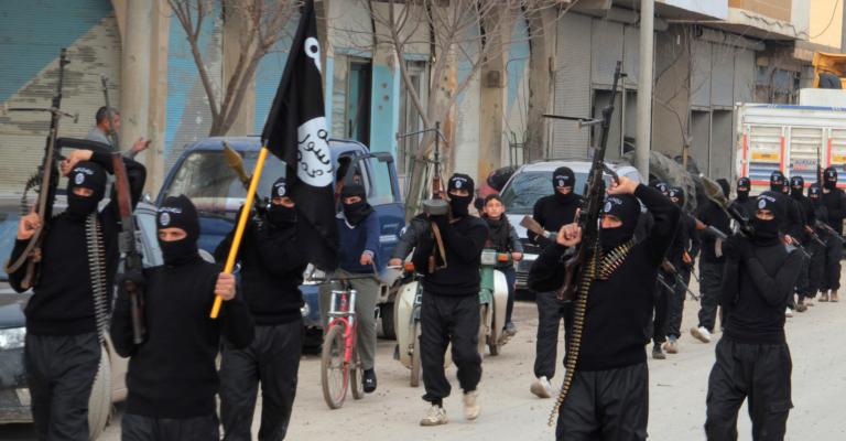 منتدون: الأسرة.. خط الدفاع الأول بمواجهة التطرف