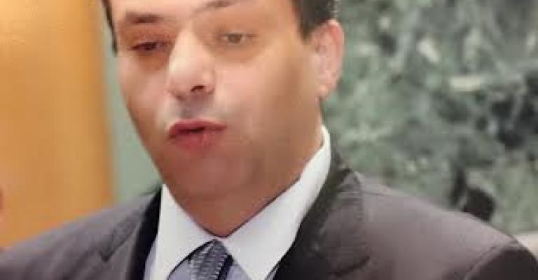 "هتجن يا أخوَنّا يارتني مرحتش واشنطن ولا نيو يورك".