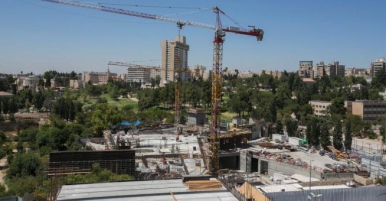 سلطات الاحتلال تقر إجراءات للبناء فوق مقبرة إسلامية