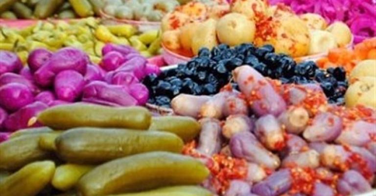 ضبط 24 طن مخللات فاسدة ضبط 24 طن مخللات فاسدة