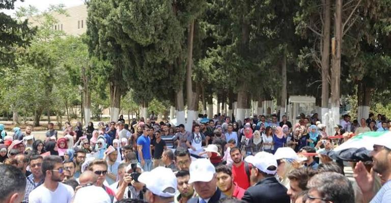 وقفة احتجاجية على حرق الطفل الدوابشة في "الأردنية" وقفة احتجاجية على حرق الطفل الدوابشة في "الأردنية"