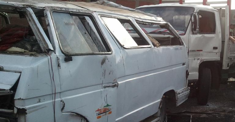 تصادم 6 مركبات في الزرقاء