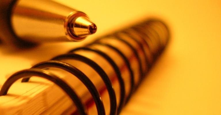 آراء: تشريعات وبيروقراطية تعيق الاستثمار