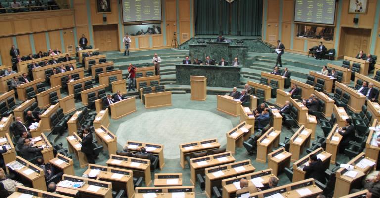 انسحاب نوّاب من جلسة المجلس الصباحية احتجاجاً على آلية التصويت انسحاب نوّاب من جلسة المجلس الصباحية احتجاجاً على آلية التصويت