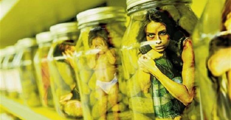 "تضامن": 75% من ضحايا الإتجار بالبشر نساء