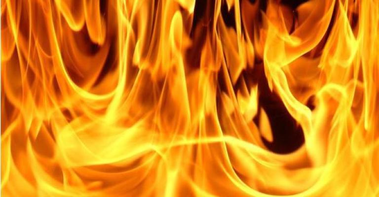 إصابة شخص إثر حريق في العقبة إصابة شخص إثر حريق في العقبة