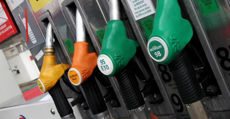 "جذور": ضبابية آلية تسعير المحروقات انتهاك للدستور "جذور": ضبابية آلية تسعير المحروقات انتهاك للدستور