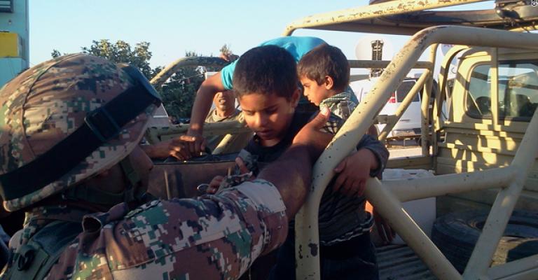 دخول 104 لاجئاً سورياً إلى المملكة دخول 104 لاجئاً سورياً إلى المملكة