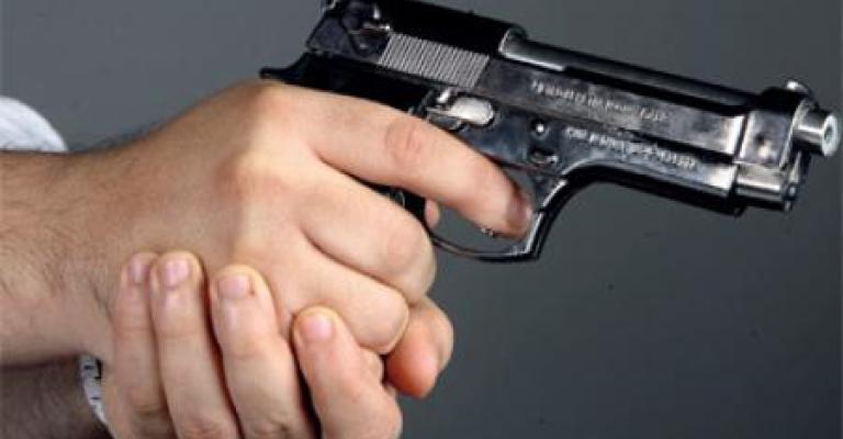 معلم يهدد مدير تربية السلط بالقتل والنقابة تستنكر