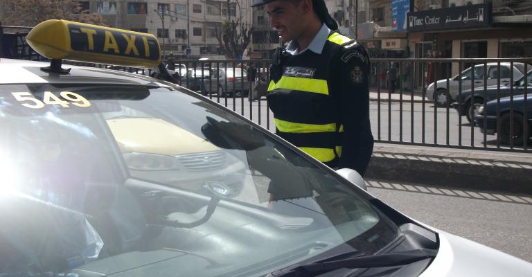 توجه لاستحداث مفرزة لشرطة السير في شارع "36" بالزرقاء الجديدة