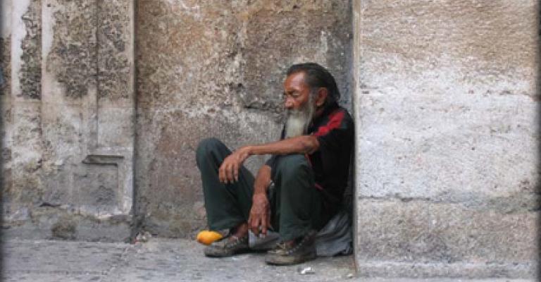 "مشردو" الزرقاء.. الملف التائه بين "التنمية" و"الصحة"