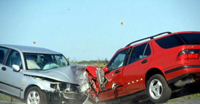 15 إصابة بحوادث سير على طرقات المملكة 15 إصابة بحوادث سير على طرقات المملكة