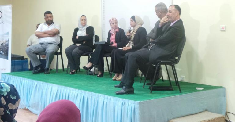 مشاركون في ندوة لراديو البلد يطالبون بإيجاد آليات تحكم شركات التعاقد مع العمال