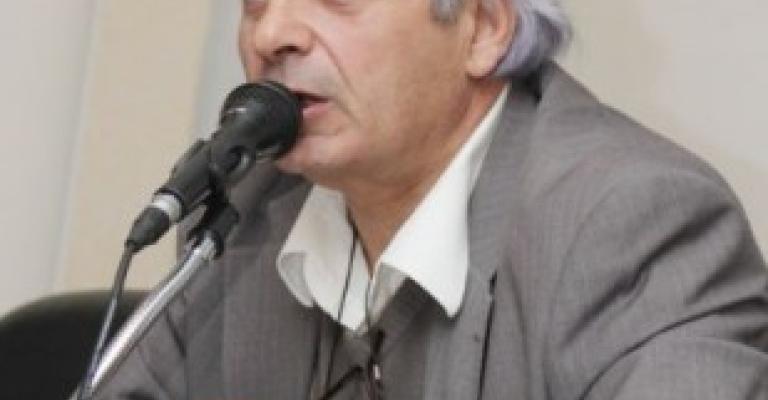 الإنسان ما بين الدين والفلسفة