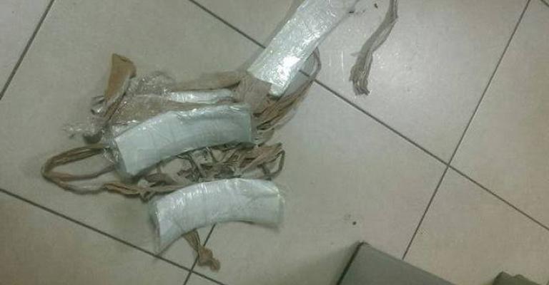 القبض على مسافرة بمطارالملكة علياء بتهمة تهريب كوكايين القبض على مسافرة بمطارالملكة علياء بتهمة تهريب كوكايين