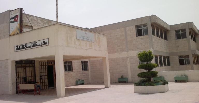 اعتداء على معلم وطلاب بمدرسة القابسي في الرصيفة اعتداء على معلم وطلاب بمدرسة القابسي في الرصيفة