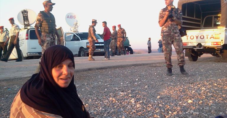 دخول 102 لاجئاً سورياً للأردن