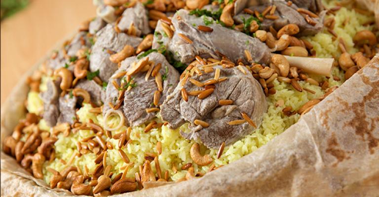 طائرة خاصة تنقل 6 "مناسف" من عمّان للخليج طائرة خاصة تنقل 6 "مناسف" من عمّان للخليج