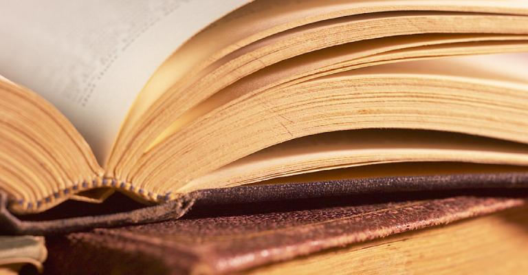 الكتاب.. نافذة اللاجئ السوري على الماضي والحاضر