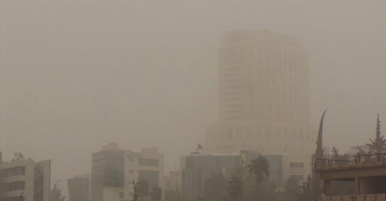 عاصفة رملية وأمطار "طينيّة" حتى الخميس- فيديو