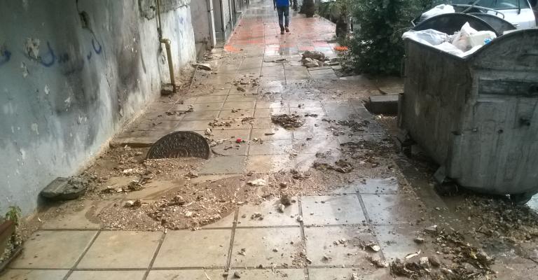 أعضاء في الأمانة: أخطاء تراكمية وراء "غرق عمان" أعضاء في الأمانة: أخطاء تراكمية وراء "غرق عمان"