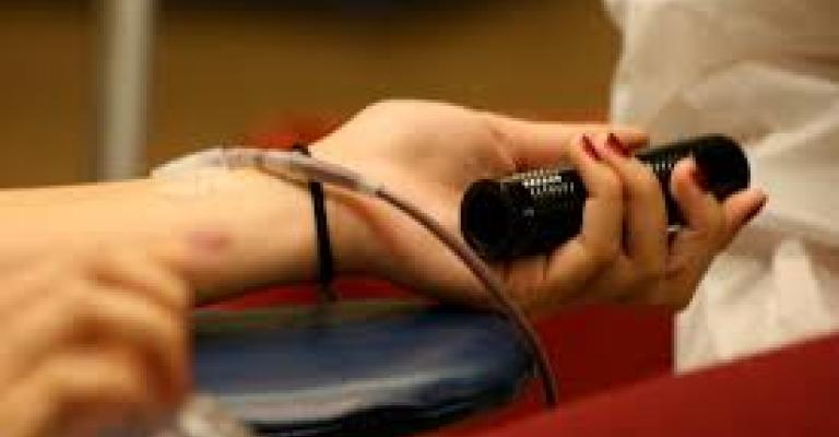 ماذا يستلم المتبرعون بالدم في السويد ؟