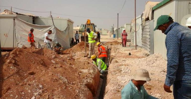 في مخيم الأزرق.. دورات مياه أم مكاره صحية!