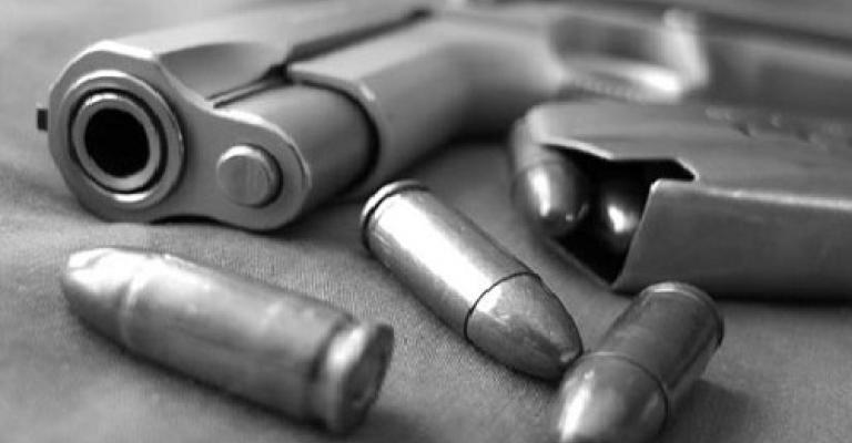 القبض على مشتبه بتورطهم بمقتل عشرينيّ