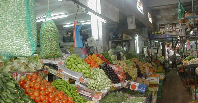 تراجع واردات سوق الخضار والفواكه واستقرار الأسعار