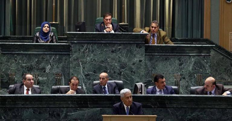 أزمة الغاز والترخيص: الحكومة تنجو و"النواب" يغرق..والنسور يستدرك أخطاء المومني