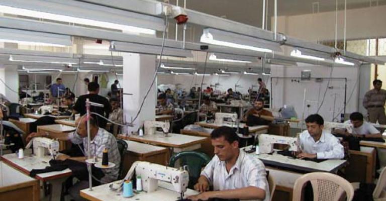 رفع الحد الأدنى للأجور.. بانتظار تقرير اللجنة الفنية رفع الحد الأدنى للأجور.. بانتظار تقرير اللجنة الفنية