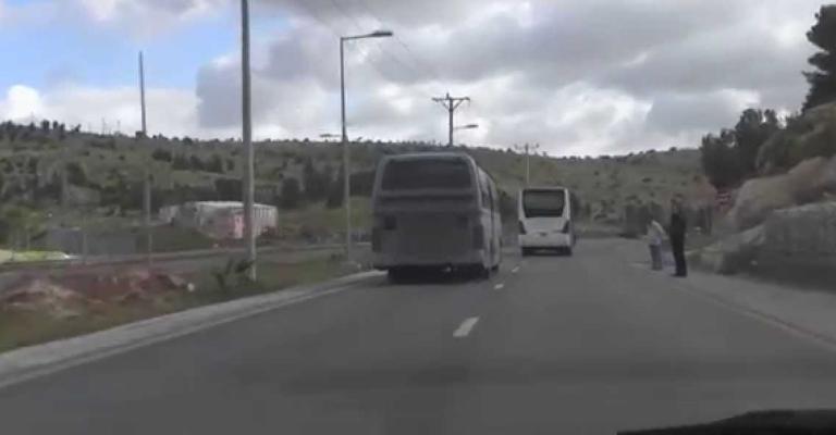 عملية ولادة لسيدة في باص أربد – عمان عملية ولادة لسيدة في باص أربد – عمان