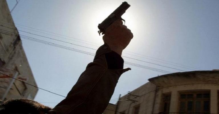 القبض على عريس ووالده إثر إطلاق عيارات نارية القبض على عريس ووالده إثر إطلاق عيارات نارية