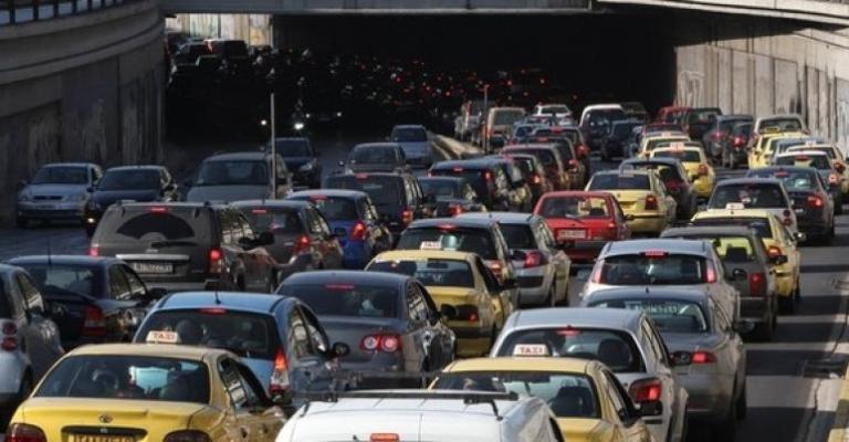 الأمانة تعد حلول للأزمات المرورية