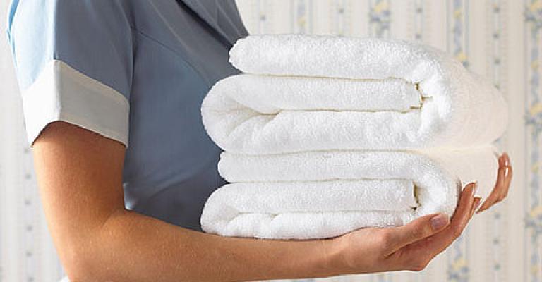 نحو 54 ألف تصريح عمل لعاملات منازل