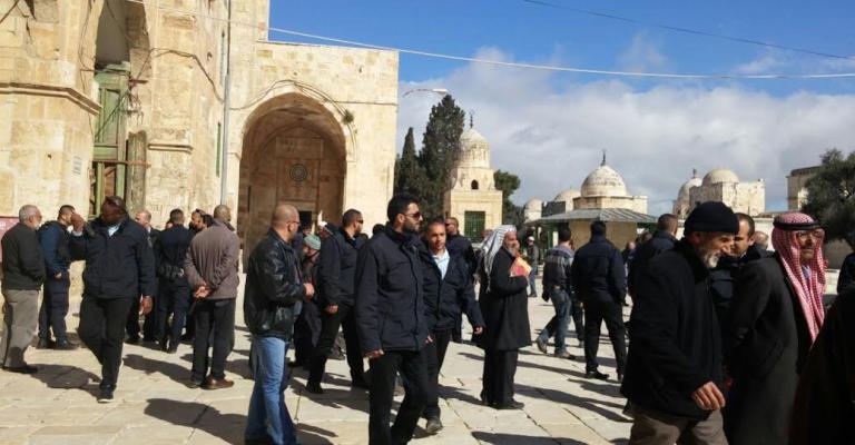 مرابطو وحراس الأقصى يتصدون لاقتحام مستوطنين