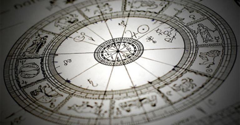 الإنسان بين التنجيم والفلك ودورة الأجرام السماوية
