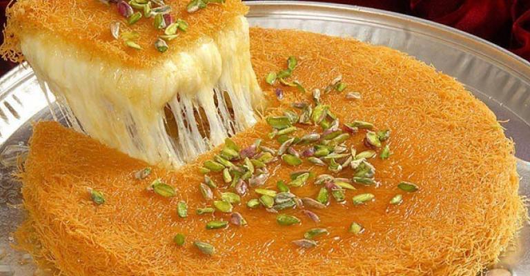 حركة ضعيفة على الحلويات