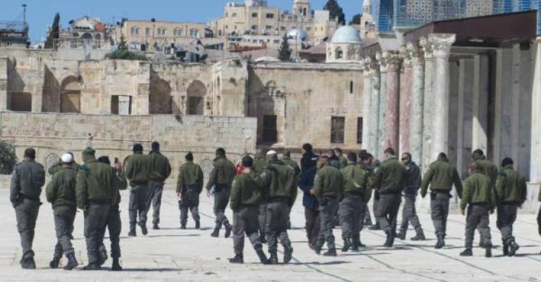 اقتحامات للمسجد الأقصى