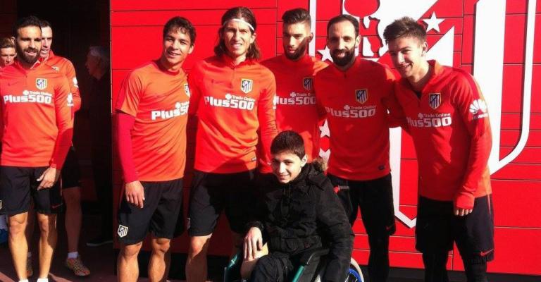 طفل سوري.. رسولا لقضايا اللاجئين في أوروبا